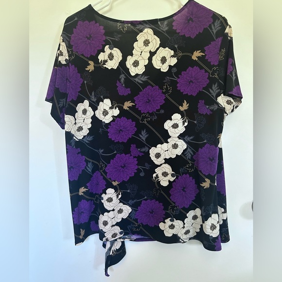 Floral Faux Wrap Top - Picture 2 of 6